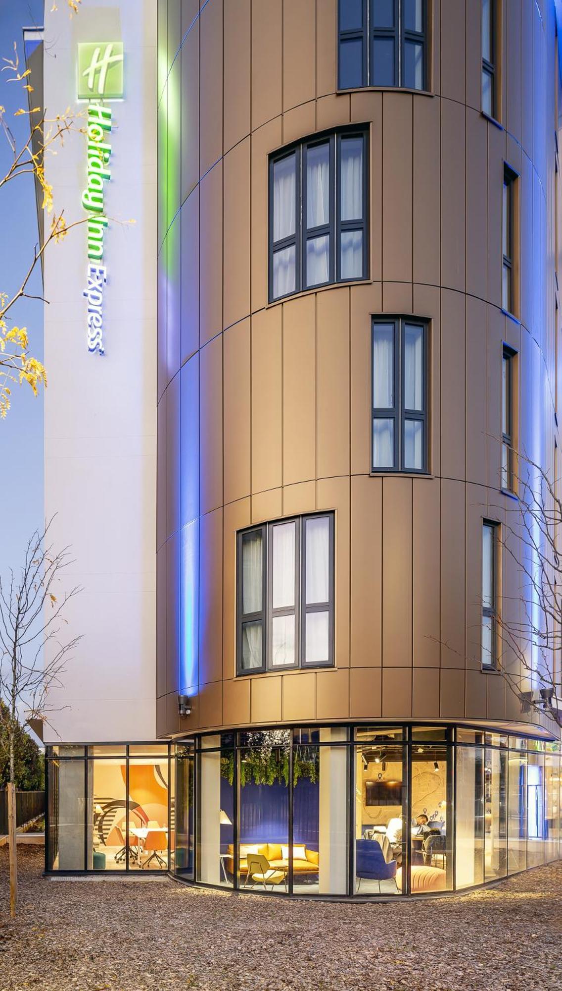 Holiday Inn Express Paris - Poissy By Ihg 외부 사진