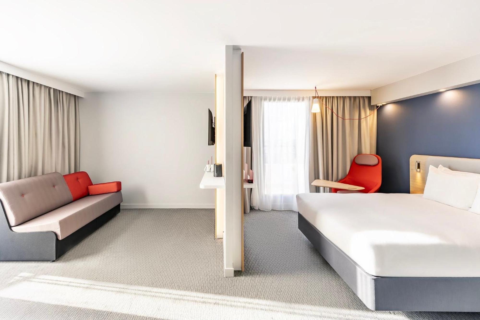 Holiday Inn Express Paris - Poissy By Ihg 외부 사진