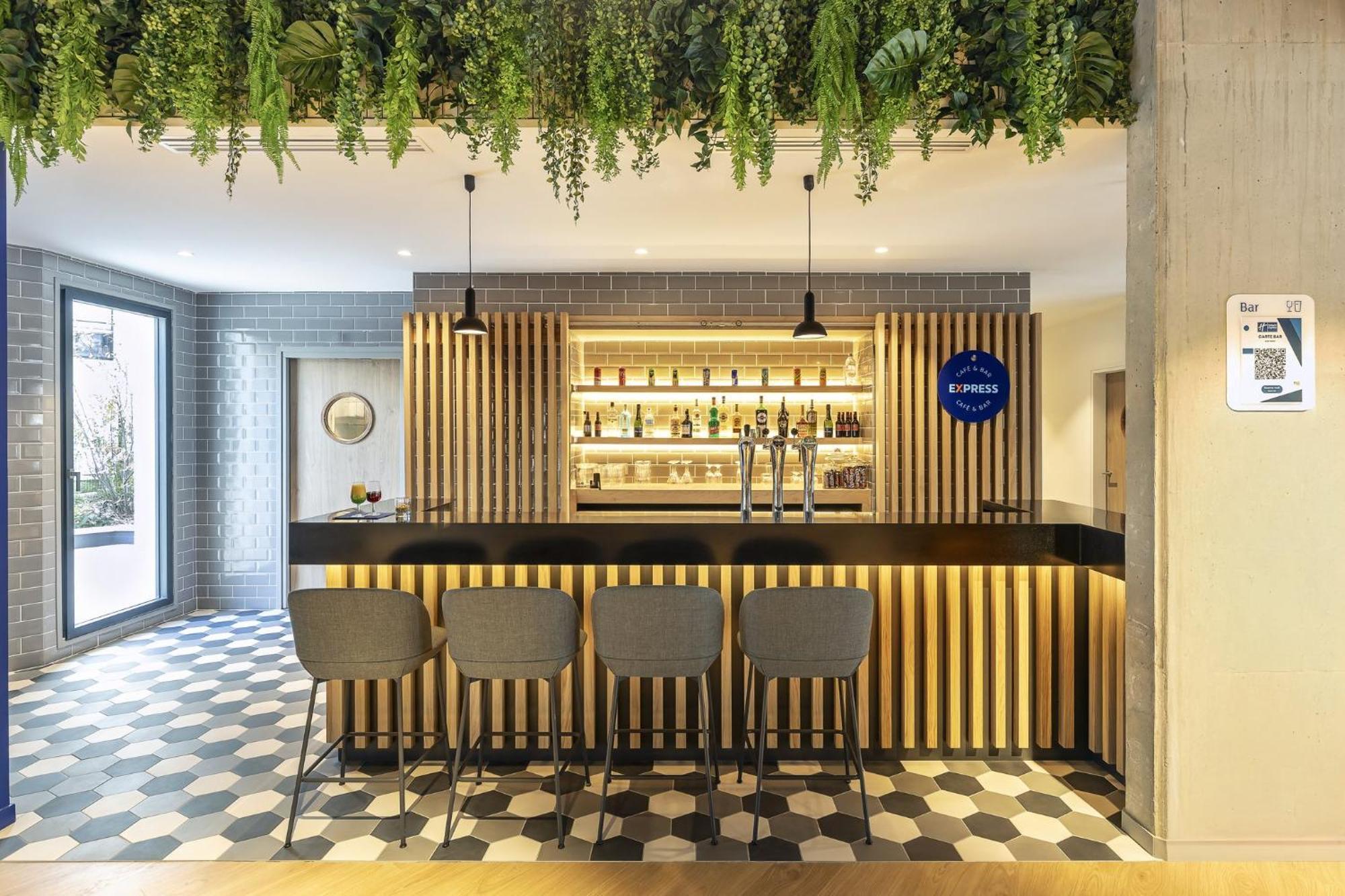 Holiday Inn Express Paris - Poissy By Ihg 외부 사진