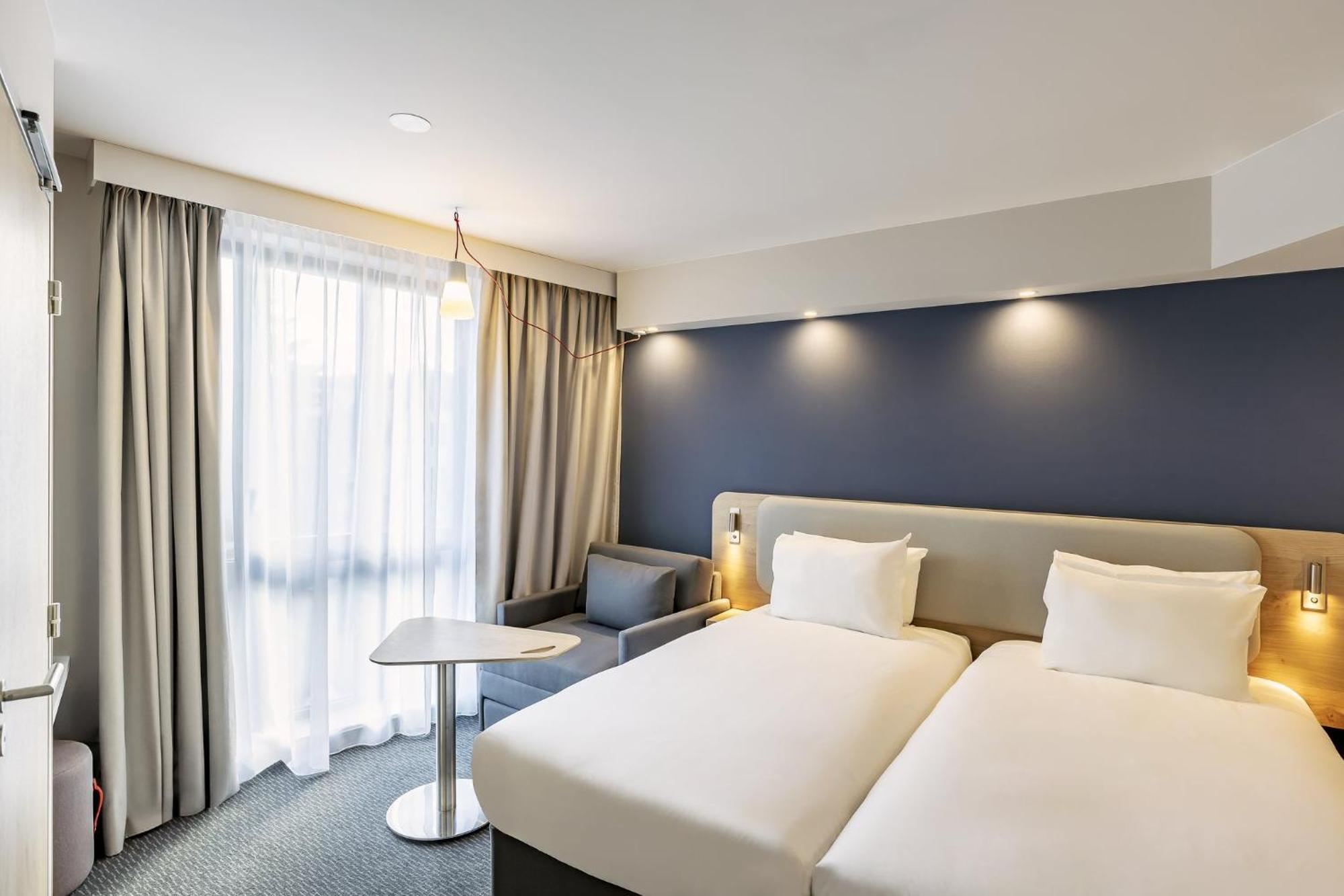 Holiday Inn Express Paris - Poissy By Ihg 외부 사진