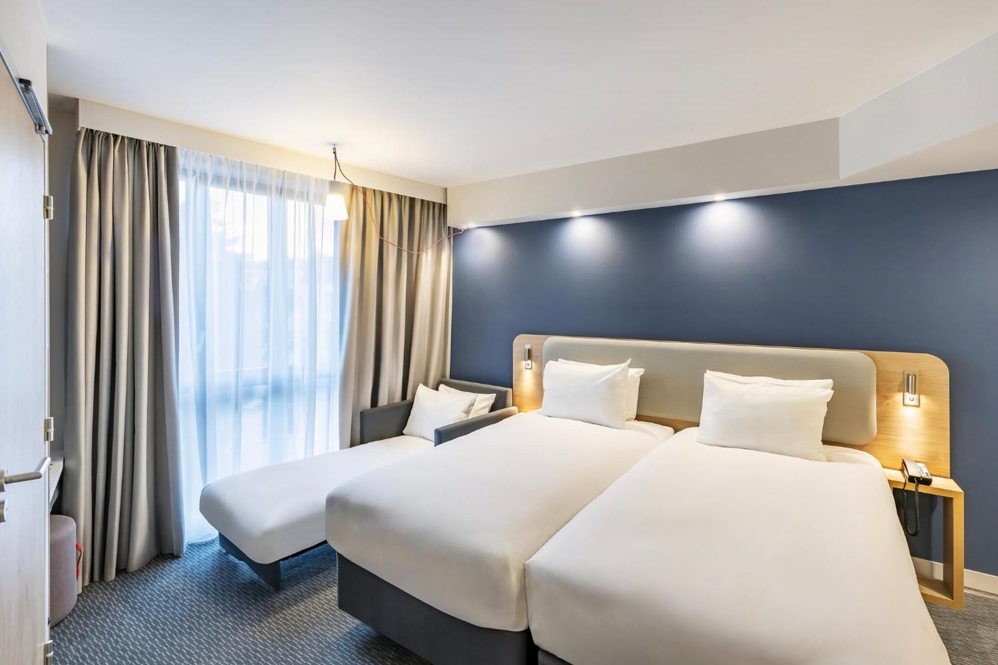Holiday Inn Express Paris - Poissy By Ihg 외부 사진